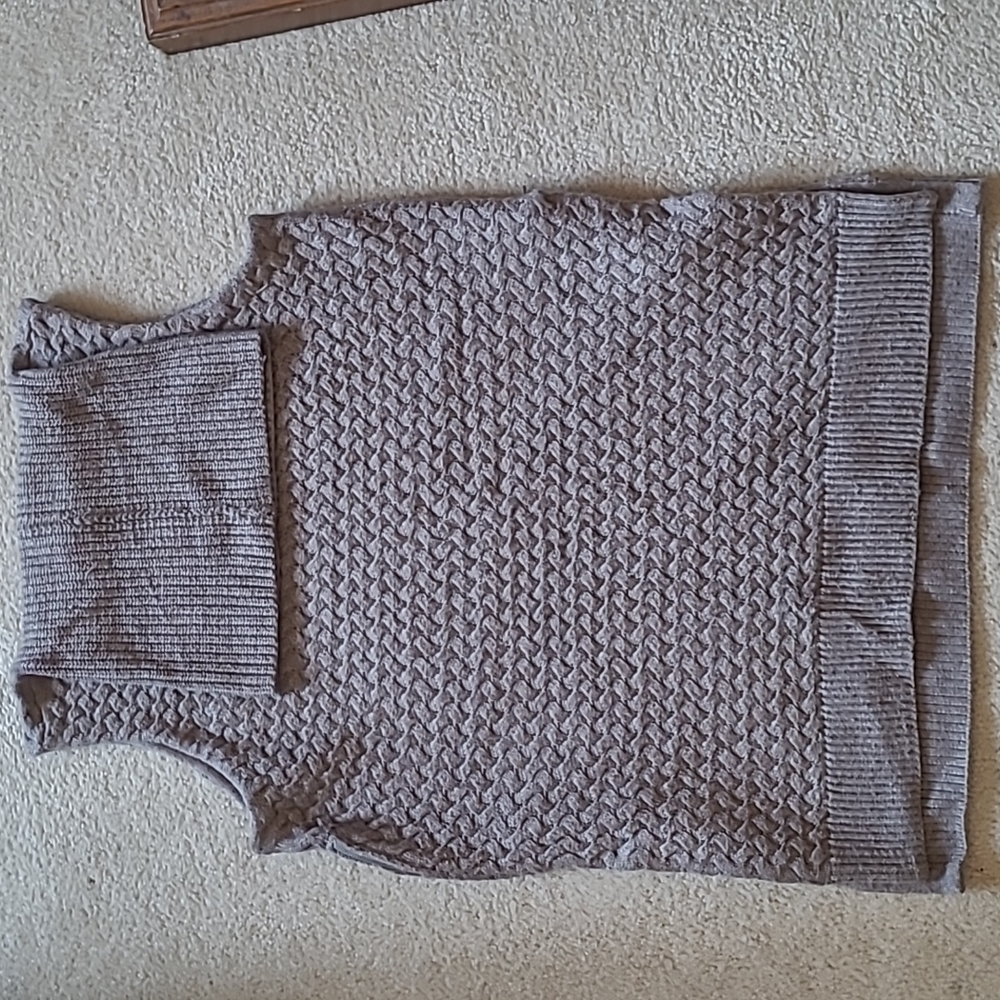 Spanner Wool Sleeveless Turtleneck